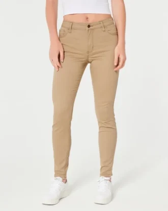 Hoch geschnittene, superenge Hose in Khaki