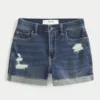Hoch geschnittene, zerrissene Shorts aus dunkelblauem Denim