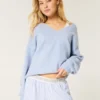 Hollister Comfy Cloud Oversized-Pullover mit V-Ausschnitt Hollister Comfy Cloud Oversized-Pullover mit V-Ausschnitt