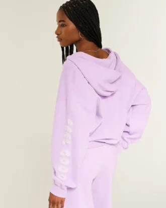 Hollister Feel Good Graphic Easy Zip-Up Hoodie Hollister Feel Good Graphic Easy Zip-Up Hoodie