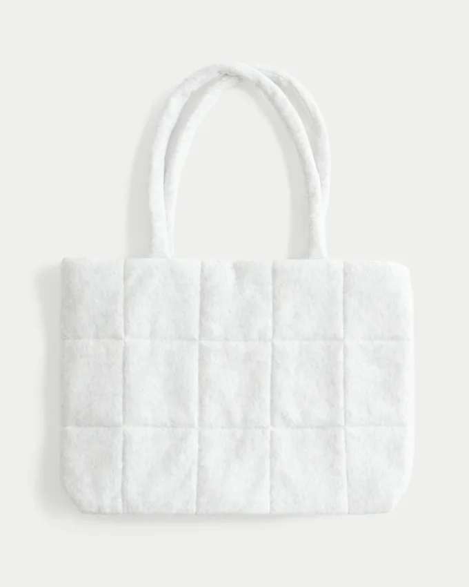 Hollister Feel Good Sleepover Bag Hollister Feel Good Sleepover Bag