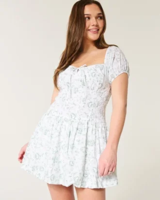 Hollister Sofia Bubble-Skort-Kleid mit tiefem Taillenbund