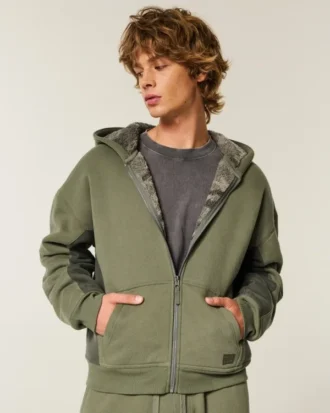 Hollister x Crocs Kapuzenjacke mit Sherpa-Futter und Reißverschluss