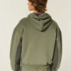 Hollister x Crocs Kapuzenjacke mit Sherpa-Futter und Reißverschluss
