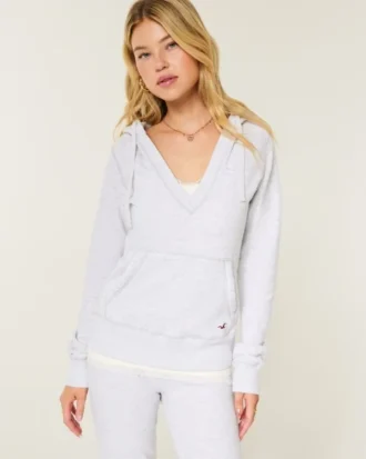 Hoodie mit V-Ausschnitt