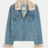 Jeansjacke mit Kunstfellbesatz Jeansjacke mit Kunstfellbesatz