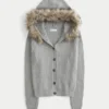Kapuzencardigan mit Kunstfellbesatz Kapuzencardigan mit Kunstfellbesatz