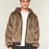 Kapuzenjacke aus Kunstfell Kapuzenjacke aus Kunstfell