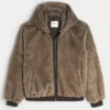 Kapuzenjacke aus Kunstfell Kapuzenjacke aus Kunstfell