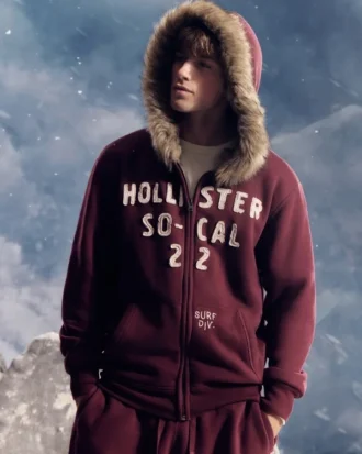 Kapuzenjacke mit Kunstfellbesatz, Reißverschluss und Logo-Grafik