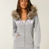 Kapuzenjacke mit Kunstfellbesatz und Logo-Grafik Kapuzenjacke mit Kunstfellbesatz und Logo-Grafik