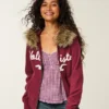 Kapuzenjacke mit Kunstfellbesatz und Logo-Grafik Kapuzenjacke mit Kunstfellbesatz und Logo-Grafik