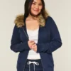 Kapuzenjacke mit Kunstfellbesatz und Reißverschluss