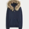 Kapuzenjacke mit Kunstfellbesatz und Reißverschluss