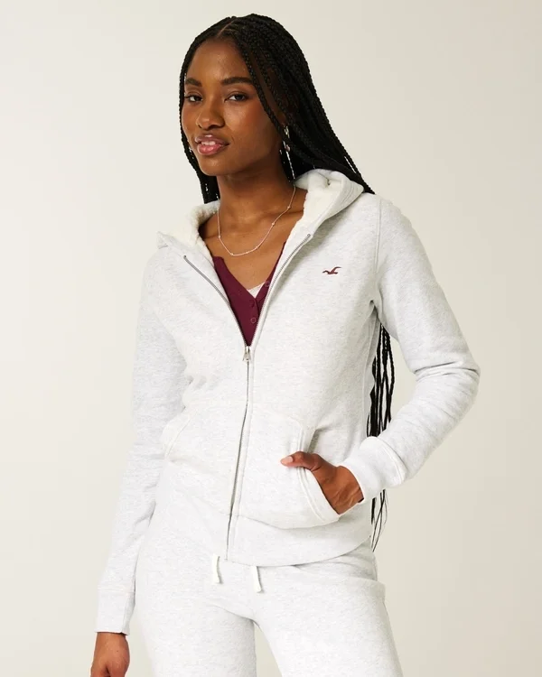 Kapuzenjacke mit Kunstfellfutter und Reißverschluss Kapuzenjacke mit Kunstfellfutter und Reißverschluss