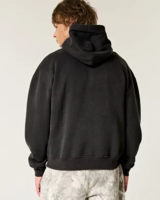 Kastenförmiger Hoodie mit Grafik der University of Georgia Bulldogs Kastenförmiger Hoodie mit Grafik der University of Georgia Bulldogs
