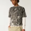Kastenförmiges, schweres Crop-T-Shirt mit Camouflage-Print Kastenförmiges, schweres Crop-T-Shirt mit Camouflage-Print