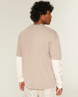 Kastenförmiges, schweres, gewaschenes Baumwoll-T-Shirt mit Rundhalsausschnitt Kastenförmiges, schweres, gewaschenes Baumwoll-T-Shirt mit Rundhalsausschnitt