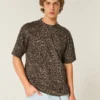 Kastig geschnittenes, schweres Baumwoll-T-Shirt mit Leopardenmuster