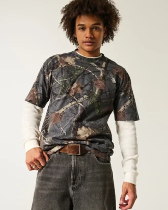 Kastig geschnittenes, schweres Camouflage-T-Shirt Kastig geschnittenes, schweres Camouflage-T-Shirt