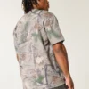 Kastig geschnittenes, schweres Camouflage-T-Shirt Kastig geschnittenes, schweres Camouflage-T-Shirt