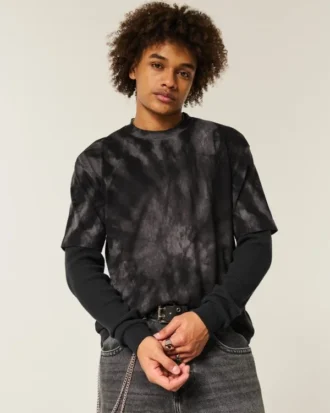 Kastig geschnittenes, schweres Tie-Dye-Baumwoll-T-Shirt mit Rundhalsausschnitt Kastig geschnittenes, schweres Tie-Dye-Baumwoll-T-Shirt mit Rundhalsausschnitt