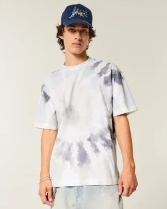 Kastig geschnittenes, schweres Tie-Dye-Baumwoll-T-Shirt mit Rundhalsausschnitt Kastig geschnittenes, schweres Tie-Dye-Baumwoll-T-Shirt mit Rundhalsausschnitt