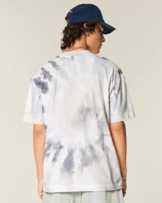 Kastig geschnittenes, schweres Tie-Dye-Baumwoll-T-Shirt mit Rundhalsausschnitt Kastig geschnittenes, schweres Tie-Dye-Baumwoll-T-Shirt mit Rundhalsausschnitt