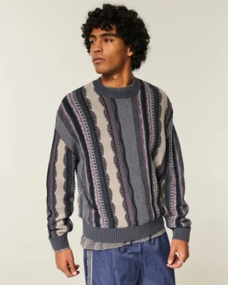 Kastiger gestreifter Pullover mit Rundhalsausschnitt