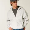 Kastiger Hoodie mit Reißverschluss Kastiger Hoodie mit Reißverschluss