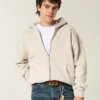 Kastiger Hoodie mit Reißverschluss Kastiger Hoodie mit Reißverschluss