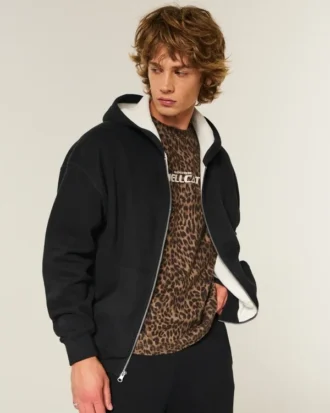 Kastiger, thermofutterter Kapuzenpullover mit Reißverschluss