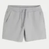 Kühle Fleece-Shorts in mittlerer Länge Kühle Fleece-Shorts in mittlerer Länge