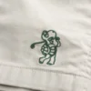 Kühle Golfshorts, die über dem Knie enden Kühle Golfshorts, die über dem Knie enden