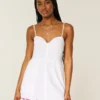 Knopf-Minikleid