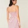 Knopf-Minikleid