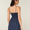 Knopf-Minikleid