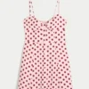 Knopf-Minikleid