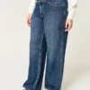 Kurvige Baggy-Jeans mit mittlerer Leibhöhe und dunkler Waschung Kurvige Baggy-Jeans mit mittlerer Leibhöhe und dunkler Waschung