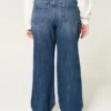 Kurvige Baggy-Jeans mit mittlerer Leibhöhe und dunkler Waschung Kurvige Baggy-Jeans mit mittlerer Leibhöhe und dunkler Waschung