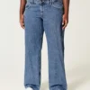 Kurvige Baggy-Jeans mit niedriger Leibhöhe und mittlerer Waschung Kurvige Baggy-Jeans mit niedriger Leibhöhe und mittlerer Waschung