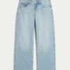 Kurvige, tief sitzende Baggy-Jeans im Used-Look Kurvige, tief sitzende Baggy-Jeans im Used-Look