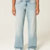 Kurvige, tief sitzende Baggy-Jeans in heller Waschung Kurvige, tief sitzende Baggy-Jeans in heller Waschung