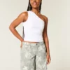 Kurvige, tief sitzende Camo-Baggy-Jort Kurvige, tief sitzende Camo-Baggy-Jort