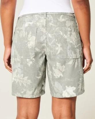 Kurvige, tief sitzende Camo-Baggy-Jort
