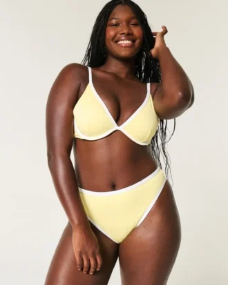 Kurviger, hoch geschnittener Bikini-Slip mit geripptem Cheeky-Schnitt