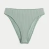 Kurviger, hoch geschnittener Bikini-Slip mit geripptem Cheeky-Schnitt
