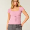 Kurzärmeliger Pullover mit quadratischem Ausschnitt