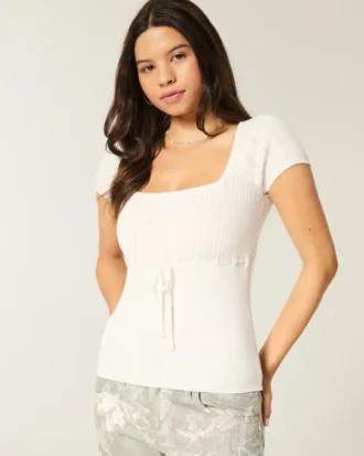 Kurzärmeliger Pullover mit quadratischem Ausschnitt