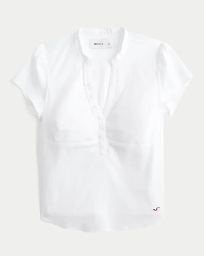 Kurzärmeliges Henley-Shirt mit V-Ausschnitt Kurzärmeliges Henley-Shirt mit V-Ausschnitt